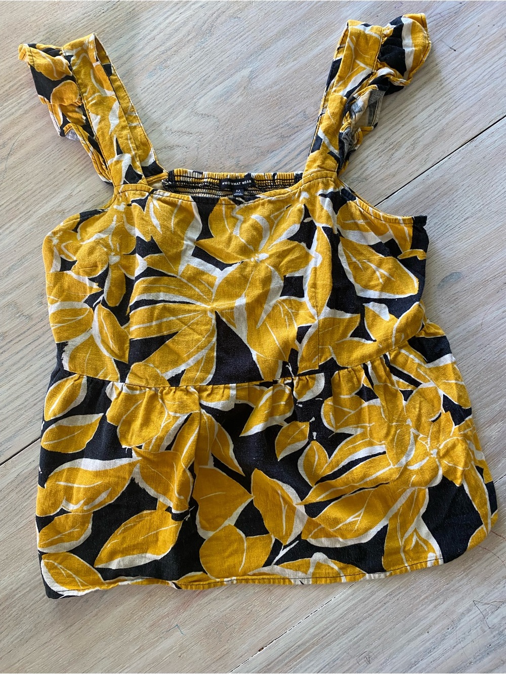 Who What Wear Yellow Leaf-Print Sleeveless Tank